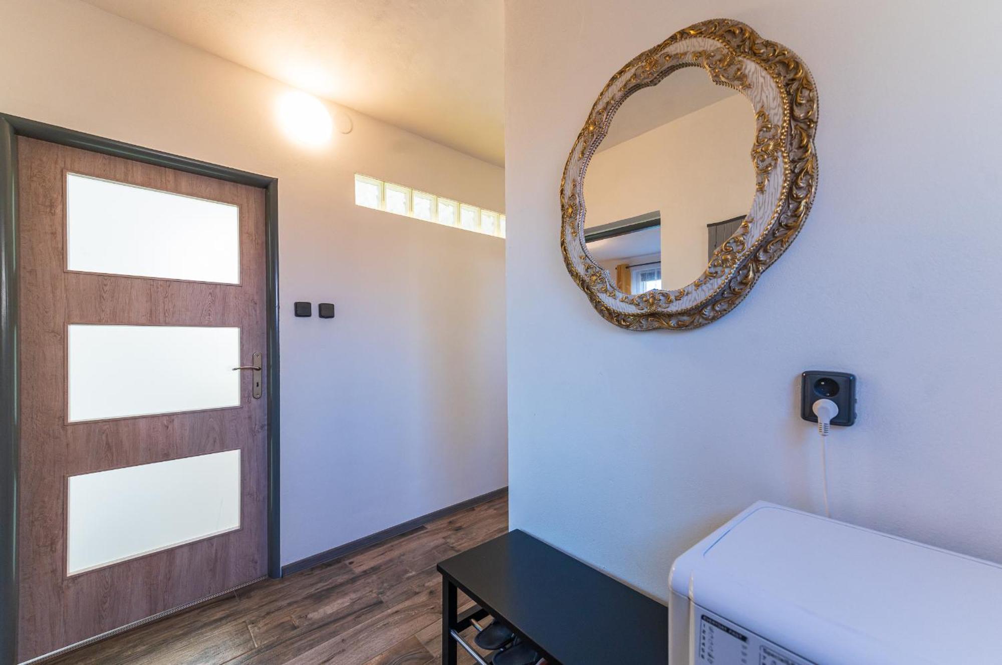 Komarice Ubytovani Na Samote - Apartman U Tesaru מראה חיצוני תמונה