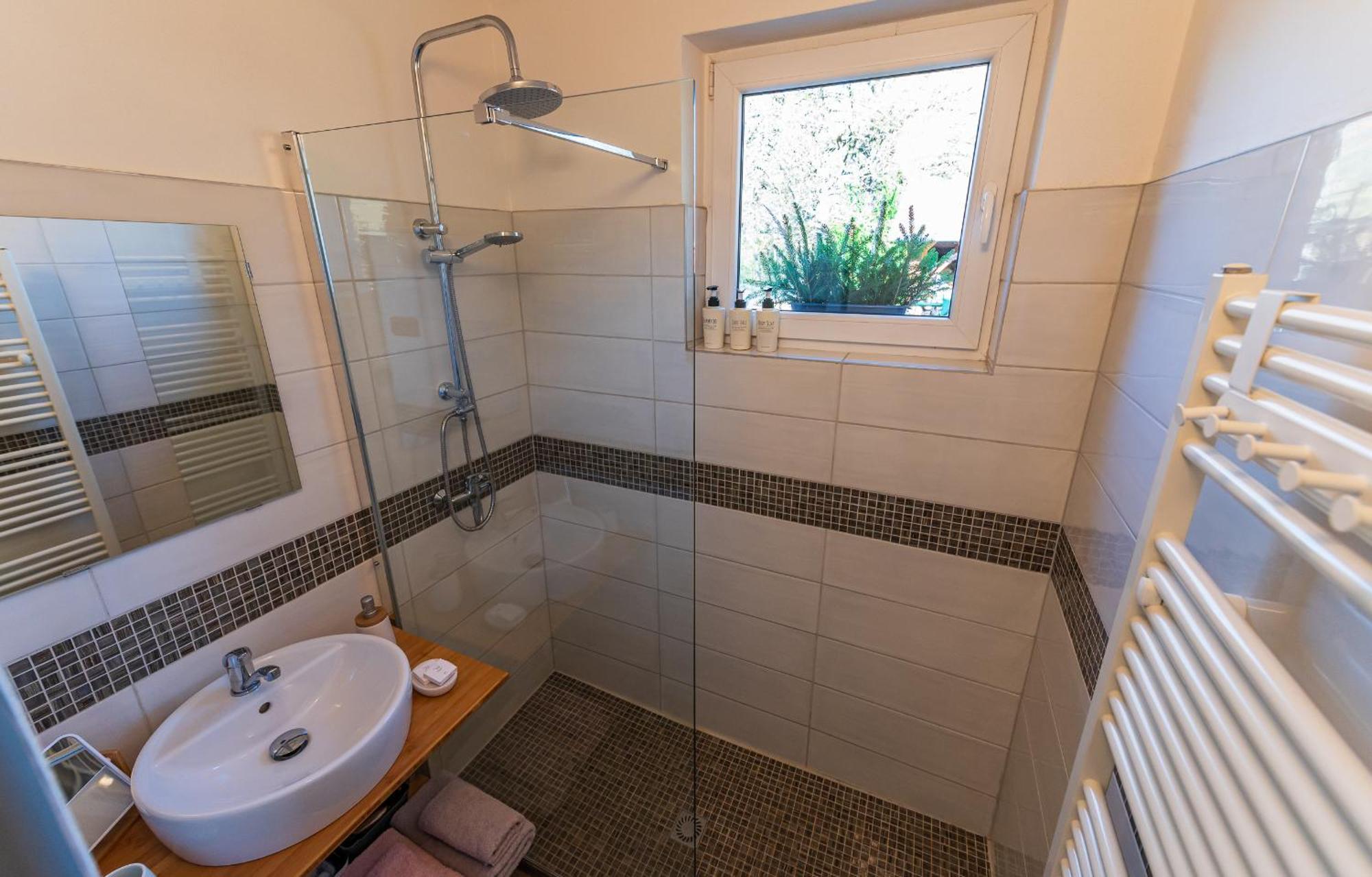 Komarice Ubytovani Na Samote - Apartman U Tesaru מראה חיצוני תמונה