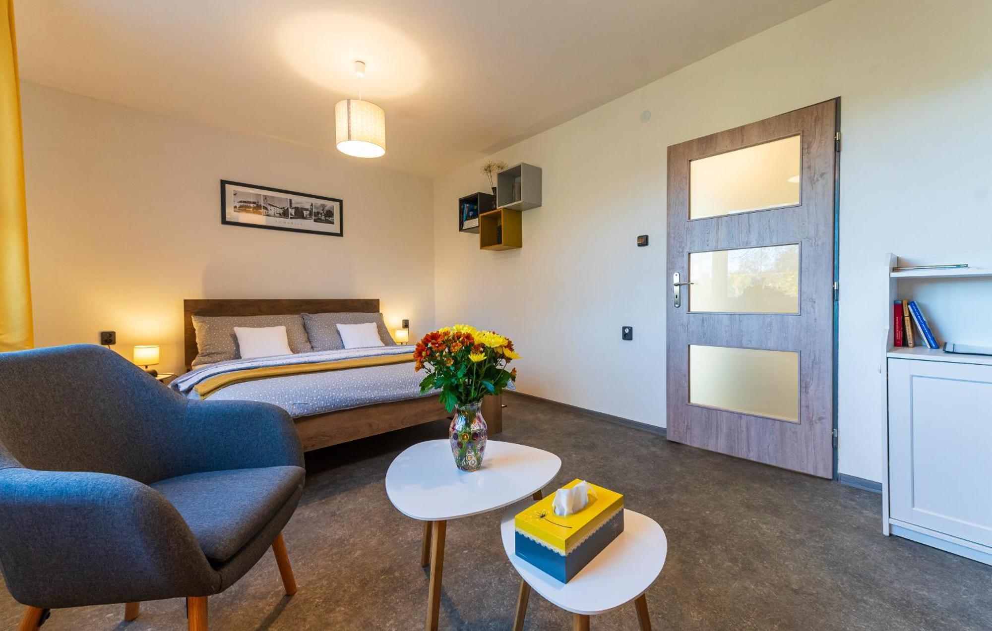 Komarice Ubytovani Na Samote - Apartman U Tesaru מראה חיצוני תמונה